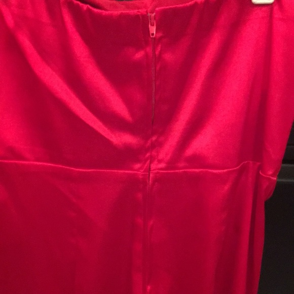 Special occasion dress - beautiful red! - Picture 3 of 4
